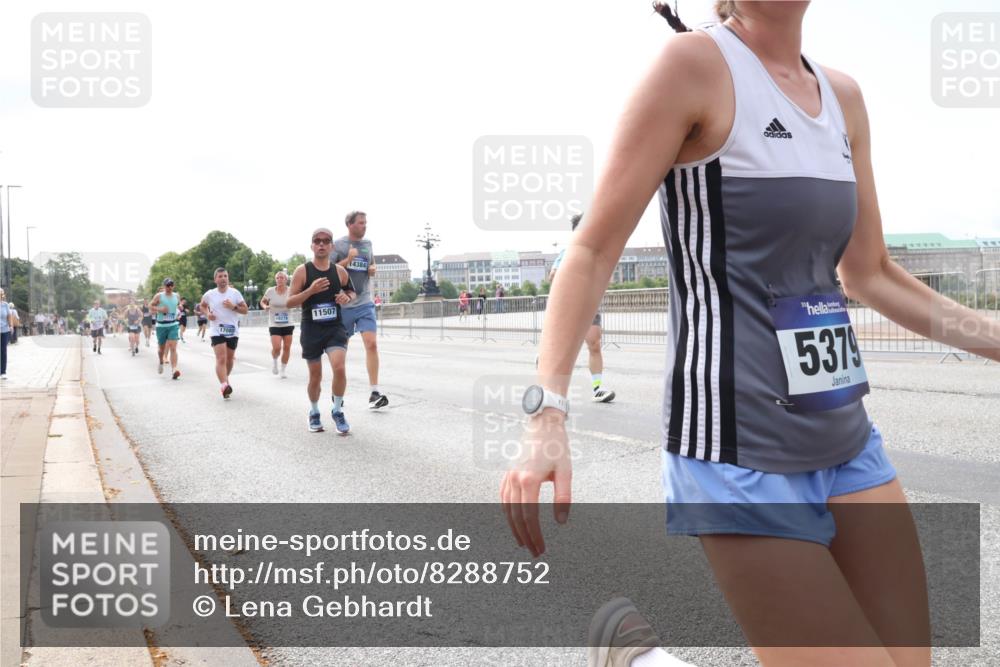 29.06.2025 - hella hamburg halbmarathon Lena Gebhardt http://msf.ph/oto/8288752 29.06.2025 10:11:49 Lombardsbrücke 1328, 1531, 1866, 1992, 3363, 4227, 5379, 5605, 7571, 8115, 8807, 8810, 9191, 9428, 10042, 10372, 10409, 10428, 11321, 11507, 11525, 11537, 11581, 11755, 11917, 12473, 13171, 13177, 13203, 13542, 13939, 13958, 14008, 14196, 14384, 15137, 15797, 15945, 16976, 17080, 17638, 17774, 17866, 18261, 18278, 18382, 18395, 18655, 19172 meine-sportfotos.de