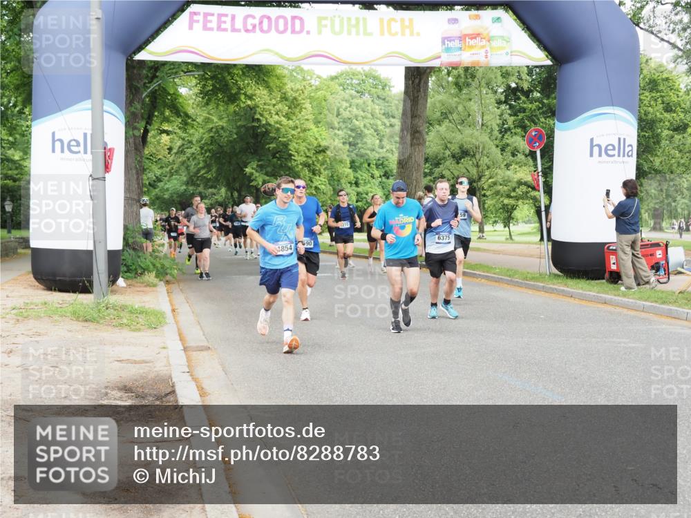 29.06.2025 - hella hamburg halbmarathon MichiJ http://msf.ph/oto/8288783 29.06.2025 10:33:19 Zwischen KM18-KM19 2098, 2590, 4854, 7167, 9030, 10741, 11491, 12783, 13525, 14374, 14722, 15760, 18407, 18637, 18638, 18718 meine-sportfotos.de