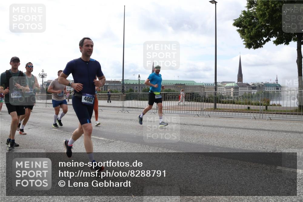 29.06.2025 - hella hamburg halbmarathon Lena Gebhardt http://msf.ph/oto/8288791 29.06.2025 10:21:05 Lombardsbrücke 17367, 3813, 4082, 15020, 1028, 1266, 1658, 2053, 2101, 2271, 2325, 2383, 2635, 2834, 2923, 2945, 2956, 2986, 3122, 3161, 3247, 3453, 3781, 3813, 4082, 4288, 4350, 4754, 4869, 5041, 5061, 5373, 5395, 5493, 5625, 5767, 6275, 6308, 6608, 6844, 7228, 7522, 7553, 7608, 8113, 8724, 8726, 8844, 8940, 9005, 9011, 9108, 9236, 9501, 9981, 10050, 10350, 10585, 10602, 11100, 11145, 11698, 11995, 12175, 12694, 12844, 13057, 13508 meine-sportfotos.de