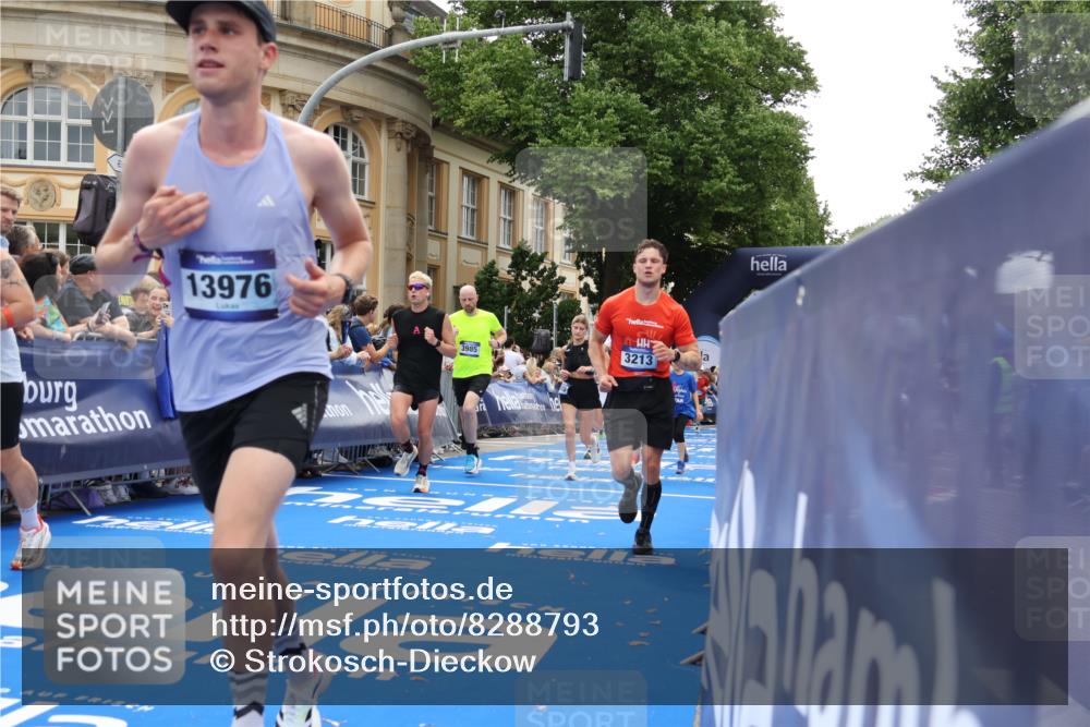 29.06.2025 - hella hamburg halbmarathon Strokosch-Dieckow http://msf.ph/oto/8288793 29.06.2025 10:48:57 Ziel 1381, 1452, 2260, 3213, 3985, 4847, 4890, 7067, 7297, 8302, 8821, 8889, 9661, 9695, 12421, 12534, 13009, 13183, 13614, 13688, 13976, 16627, 17632, 18873 meine-sportfotos.de