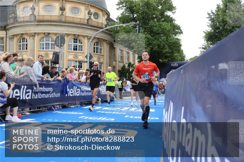 29.06.2025 - hella hamburg halbmarathon Strokosch-Dieckow http://msf.ph/oto/8288823 29.06.2025 10:48:58 Ziel 1381, 1452, 2260, 3213, 3985, 4847, 4890, 7067, 7297, 8302, 8821, 8889, 9661, 9695, 12421, 12534, 13009, 13183, 13614, 13688, 13976, 16627, 17632, 18873 meine-sportfotos.de