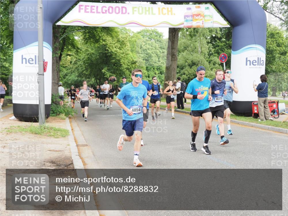 29.06.2025 - hella hamburg halbmarathon MichiJ http://msf.ph/oto/8288832 29.06.2025 10:33:20 Zwischen KM18-KM19 2098, 2590, 4854, 7167, 9030, 9159, 10741, 12783, 13525, 14374, 14722, 18637, 18638 meine-sportfotos.de