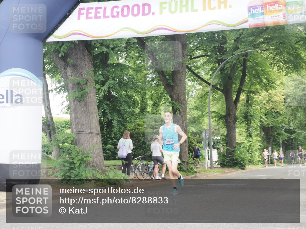 29.06.2025 - hella hamburg halbmarathon KatJ http://msf.ph/oto/8288833 29.06.2025 10:12:23 Zwischen KM18-KM19  meine-sportfotos.de