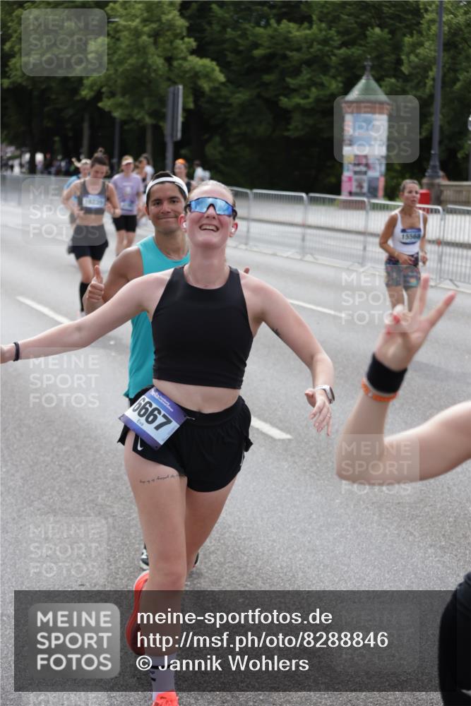 29.06.2025 - hella hamburg halbmarathon Jannik Wohlers http://msf.ph/oto/8288846 29.06.2025 10:36:05 Lombardsbrücke 1102, 1224, 2124, 3398, 3404, 3428, 4442, 5012, 5246, 5427, 5540, 5573, 5747, 5809, 5919, 6190, 6667, 7632, 8498, 8530, 8945, 9115, 9117, 9229, 9918, 10024, 10112, 10146, 10336, 10341, 10984, 11541, 11637, 12343, 12493, 13227, 13445, 14296, 15234, 15568, 15707, 16239, 17156, 17807, 18152, 18226, 18488, 18644, 18646, 18918, 18929 meine-sportfotos.de