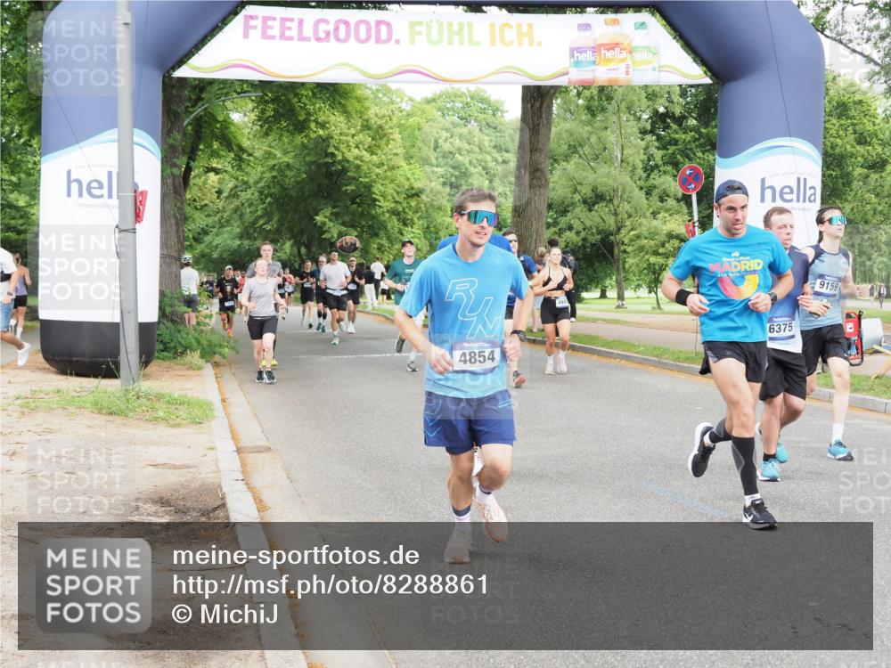 29.06.2025 - hella hamburg halbmarathon MichiJ http://msf.ph/oto/8288861 29.06.2025 10:33:20 Zwischen KM18-KM19 2098, 2590, 4854, 7167, 9030, 9159, 10741, 12783, 13525, 14374, 14722, 18637, 18638 meine-sportfotos.de