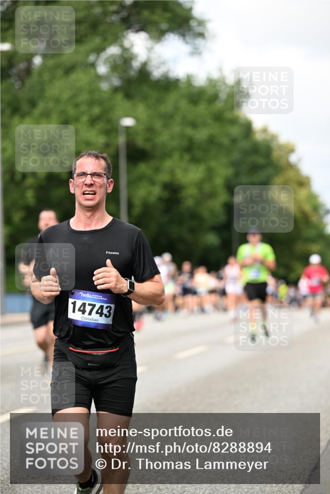 29.06.2025 - hella hamburg halbmarathon Dr. Thomas Lammeyer http://msf.ph/oto/8288894 29.06.2025 10:37:16 Kennedybrücke 1078, 1199, 1324, 1373, 1732, 1879, 2059, 2384, 2838, 3221, 3341, 3391, 3422, 3560, 3653, 3708, 3871, 4030, 4096, 4164, 4446, 4555, 5156, 5581, 5917, 6773, 6861, 7135, 7750, 8170, 8175, 8595, 8839, 8993, 9034, 9289, 9471, 9750, 9768, 9780, 10770 meine-sportfotos.de