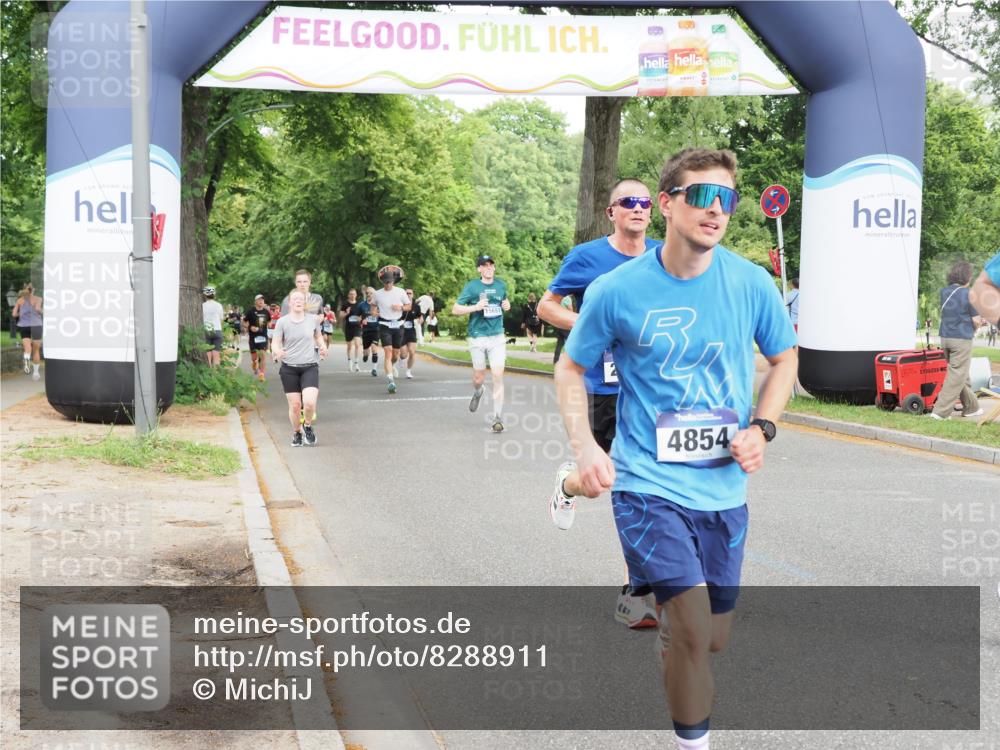 29.06.2025 - hella hamburg halbmarathon MichiJ http://msf.ph/oto/8288911 29.06.2025 10:33:21 Zwischen KM18-KM19 2098, 2590, 4854, 7167, 9030, 9159, 10741, 12643, 14722, 18637 meine-sportfotos.de