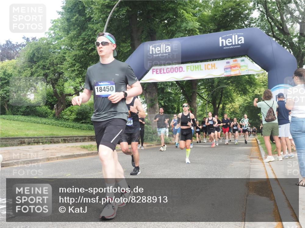 29.06.2025 - hella hamburg halbmarathon KatJ http://msf.ph/oto/8288913 29.06.2025 10:41:48 Zwischen KM18-KM19 1815, 2119, 3041, 3058, 3256, 3898, 6581 meine-sportfotos.de