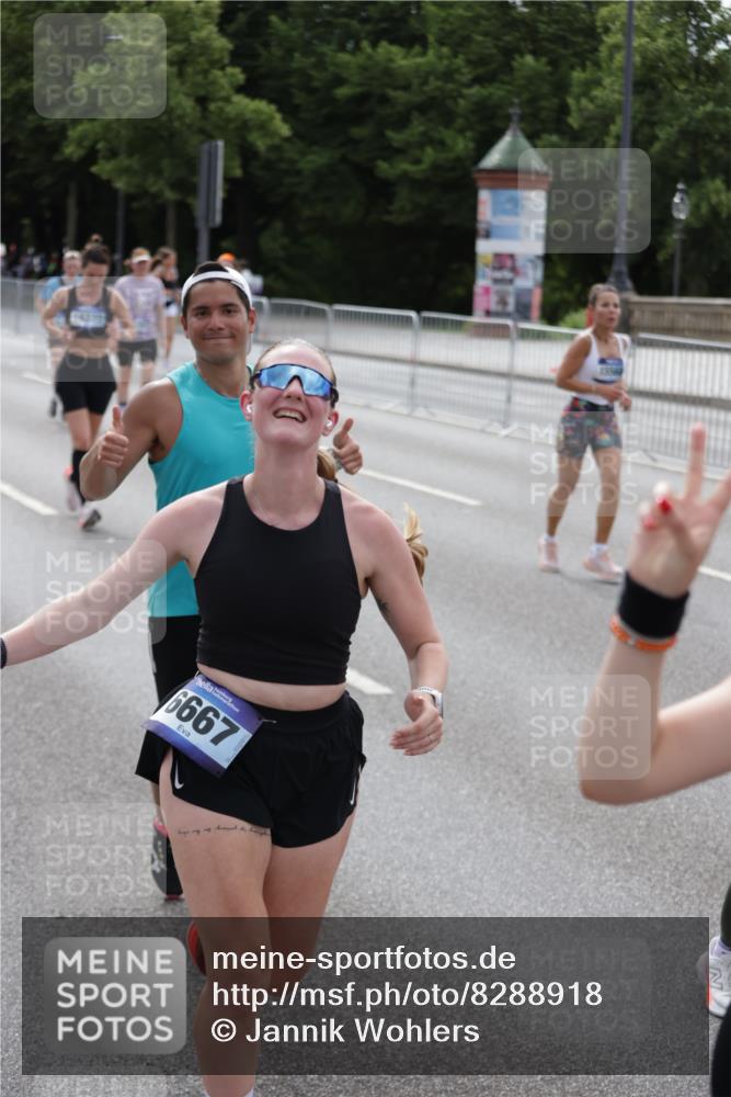 29.06.2025 - hella hamburg halbmarathon Jannik Wohlers http://msf.ph/oto/8288918 29.06.2025 10:36:05 Lombardsbrücke 1102, 1224, 2124, 3398, 3404, 3428, 4442, 5012, 5246, 5427, 5540, 5573, 5747, 5809, 5919, 6190, 6667, 7632, 8498, 8530, 8945, 9115, 9117, 9229, 9918, 10024, 10112, 10146, 10336, 10341, 10984, 11541, 11637, 12343, 12493, 13227, 13445, 14296, 15234, 15568, 15707, 16239, 17156, 17807, 18152, 18226, 18488, 18644, 18646, 18918, 18929 meine-sportfotos.de