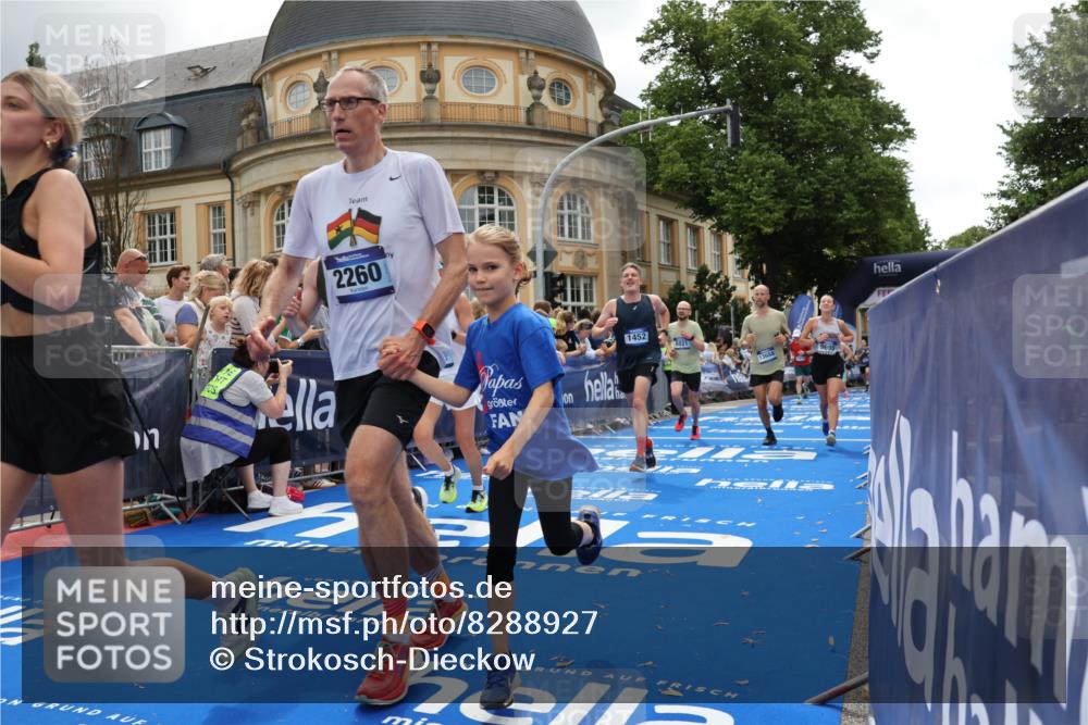 29.06.2025 - hella hamburg halbmarathon Strokosch-Dieckow http://msf.ph/oto/8288927 29.06.2025 10:49:01 Ziel 1381, 1452, 2260, 3213, 3985, 4832, 4847, 4890, 6389, 7067, 7297, 8302, 8821, 8889, 9695, 12534, 13183, 13614, 13688, 16627, 17173, 17632, 18598 meine-sportfotos.de