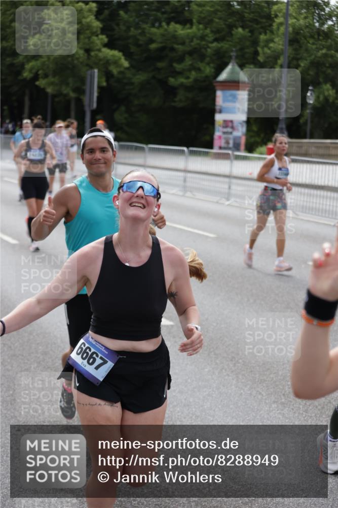 29.06.2025 - hella hamburg halbmarathon Jannik Wohlers http://msf.ph/oto/8288949 29.06.2025 10:36:06 Lombardsbrücke 1102, 1224, 2124, 3398, 3404, 3428, 4442, 5012, 5427, 5540, 5573, 5747, 5809, 5919, 6190, 6667, 7632, 8498, 8530, 8945, 9115, 9117, 9229, 9918, 10024, 10112, 10336, 10341, 10984, 11541, 11637, 12493, 13227, 13265, 13445, 14296, 15077, 15234, 15568, 15707, 16239, 17156, 17807, 18152, 18226, 18488, 18644, 18646, 18918, 18929 meine-sportfotos.de