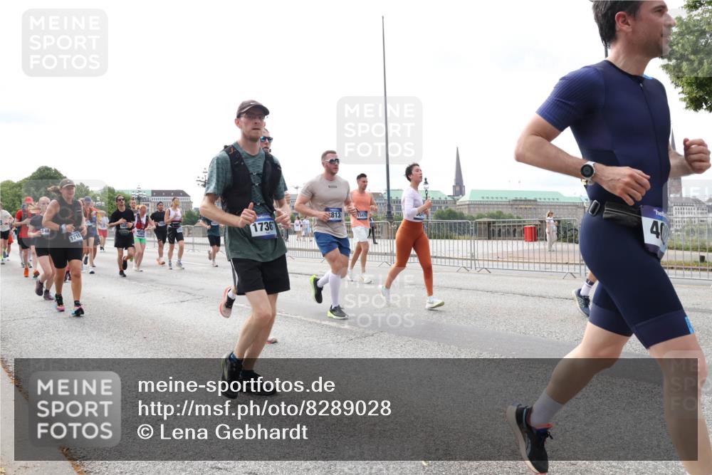 29.06.2025 - hella hamburg halbmarathon Lena Gebhardt http://msf.ph/oto/8289028 29.06.2025 10:21:06 Lombardsbrücke 146, 1715, 813, 1736, 5470, 40, 1028, 1266, 1658, 2053, 2101, 2271, 2325, 2383, 2635, 2815, 2834, 2923, 2945, 2956, 2986, 3122, 3161, 3247, 3453, 3781, 3813, 4082, 4288, 4350, 5041, 5061, 5373, 5395, 5493, 5625, 5767, 6275, 6308, 6608, 6844, 7228, 7522, 7553, 7608, 8113, 8724, 8726, 8844, 8940, 9005, 9011, 9108, 9236, 9501, 9981, 10050, 10350, 10585, 10602, 11100, 11145, 11698, 12175, 12694, 12844, 13057, 13508 meine-sportfotos.de