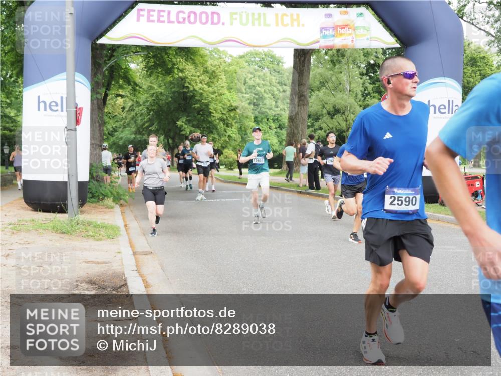 29.06.2025 - hella hamburg halbmarathon MichiJ http://msf.ph/oto/8289038 29.06.2025 10:33:22 Zwischen KM18-KM19 2098, 2590, 4854, 4997, 9159, 10741, 12643, 14722, 18637 meine-sportfotos.de