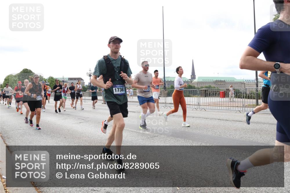 29.06.2025 - hella hamburg halbmarathon Lena Gebhardt http://msf.ph/oto/8289065 29.06.2025 10:21:06 Lombardsbrücke 1715, 17367, 1028, 1266, 1658, 2053, 2101, 2271, 2325, 2383, 2635, 2815, 2834, 2923, 2945, 2956, 2986, 3122, 3161, 3247, 3453, 3781, 3813, 4082, 4288, 4350, 5041, 5061, 5373, 5395, 5493, 5625, 5767, 6275, 6308, 6608, 6844, 7228, 7522, 7553, 7608, 8113, 8724, 8726, 8844, 8940, 9005, 9011, 9108, 9236, 9501, 9981, 10050, 10350, 10585, 10602, 11100, 11145, 11698, 12175, 12694, 12844, 13057, 13508 meine-sportfotos.de