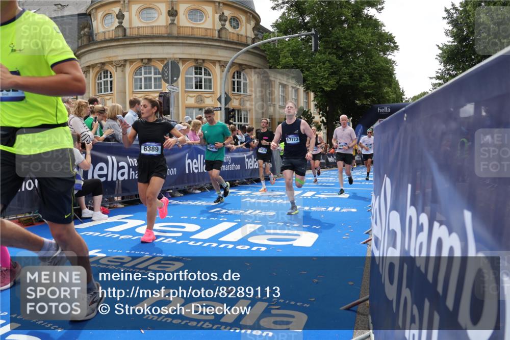 29.06.2025 - hella hamburg halbmarathon Strokosch-Dieckow http://msf.ph/oto/8289113 29.06.2025 10:49:10 Ziel 2013, 4832, 4847, 4890, 6158, 6389, 8112, 9348, 10053, 10184, 13450, 13614, 15523, 16369, 16414, 16627, 16731, 17173, 18598, 18842 meine-sportfotos.de
