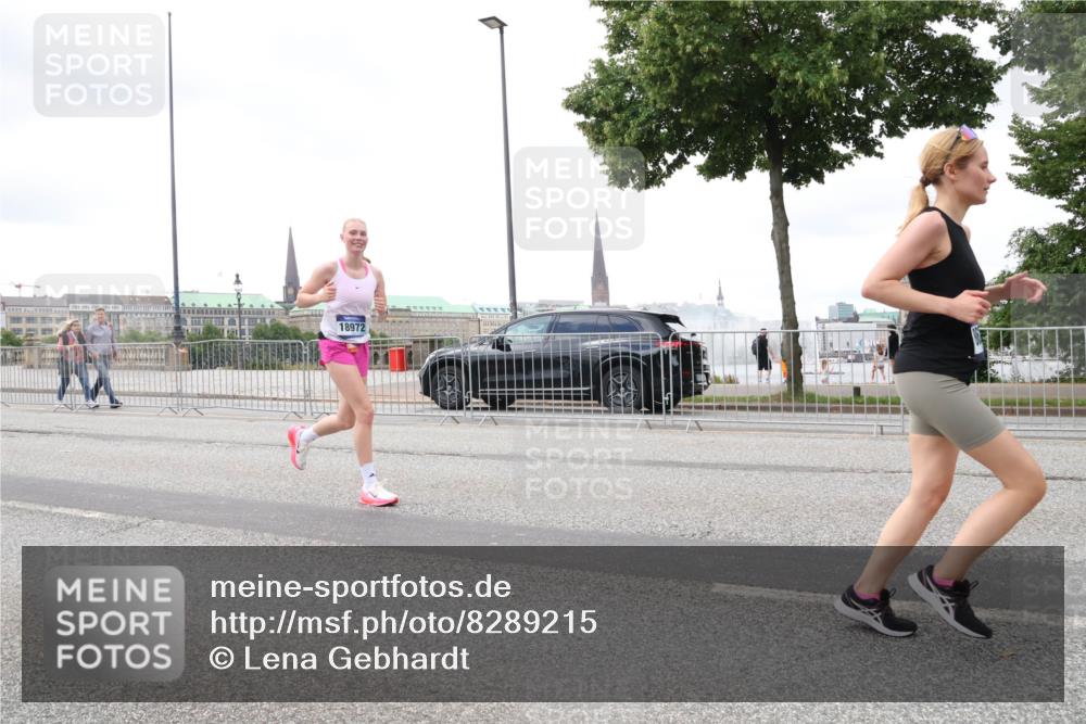 29.06.2025 - hella hamburg halbmarathon Lena Gebhardt http://msf.ph/oto/8289215 29.06.2025 10:55:37 Lombardsbrücke 18972, 1013, 1616, 1873, 1917, 2090, 2452, 3101, 3115, 3157, 3244, 3577, 4039, 4265, 4470, 4628, 4896, 5040, 5220, 5222, 5483, 5487, 5575, 6055, 6056, 6113, 6257, 6395, 6396, 6594, 7219, 7548, 7680, 7766, 7969, 8110, 8403, 8519, 8527, 8532, 8533, 8626, 8648, 9548, 9614, 9618, 9857, 9858, 9861, 9865, 9956, 10094, 10436, 10438, 10449, 10458, 10559, 10593, 10885, 11109, 11903, 11962, 11963, 12695, 12902, 13098, 13230, 14727, 15152, 15160, 16385 meine-sportfotos.de