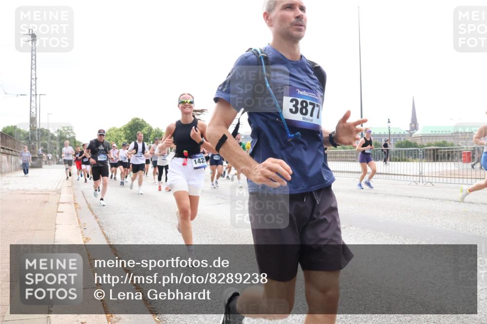 29.06.2025 - hella hamburg halbmarathon Lena Gebhardt http://msf.ph/oto/8289238 29.06.2025 10:36:12 Lombardsbrücke 15248, 142, 3877, 1008, 1010, 1036, 1102, 1108, 1183, 1224, 1336, 1775, 1780, 1835, 2352, 2520, 2811, 2827, 2870, 3398, 3401, 3404, 3598, 3699, 3741, 3877, 3990, 4245, 4326, 4413, 4442, 4798, 4937, 5012, 5246, 5427, 5540, 5573, 5666, 5747, 5809, 5919, 6021, 6092, 6093, 6184, 6417, 6667, 6845, 6896, 7086, 7111, 7140, 7275, 7304, 7575, 7576, 7632, 8333, 8356, 8498, 8530, 8581, 8947, 9115, 9117, 9229, 9432, 9819, 12408 meine-sportfotos.de