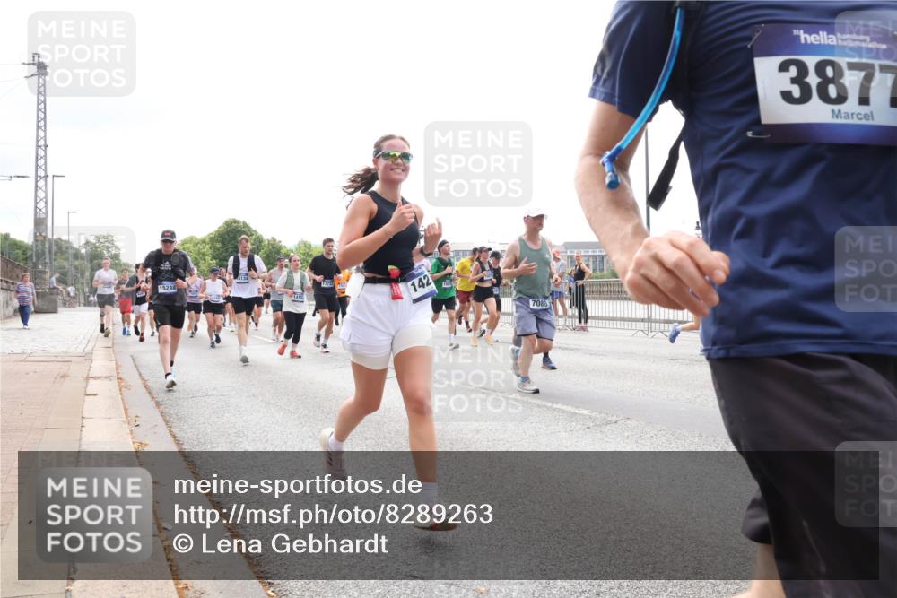 29.06.2025 - hella hamburg halbmarathon Lena Gebhardt http://msf.ph/oto/8289263 29.06.2025 10:36:12 Lombardsbrücke 15248, 14133, 17732, 142, 1503, 7086, 3877, 1008, 1010, 1036, 1102, 1108, 1183, 1224, 1336, 1775, 1780, 1835, 2352, 2520, 2811, 2827, 2870, 3398, 3401, 3404, 3598, 3699, 3741, 3877, 3990, 4245, 4326, 4413, 4442, 4798, 4937, 5012, 5246, 5427, 5540, 5573, 5666, 5747, 5809, 5919, 6021, 6092, 6093, 6184, 6417, 6667, 6845, 6896, 7086, 7111, 7140, 7275, 7304, 7575, 7576, 7632, 8333, 8356, 8498, 8530, 8581, 8947, 9115, 9117, 9229, 9432, 9819, 12408 meine-sportfotos.de