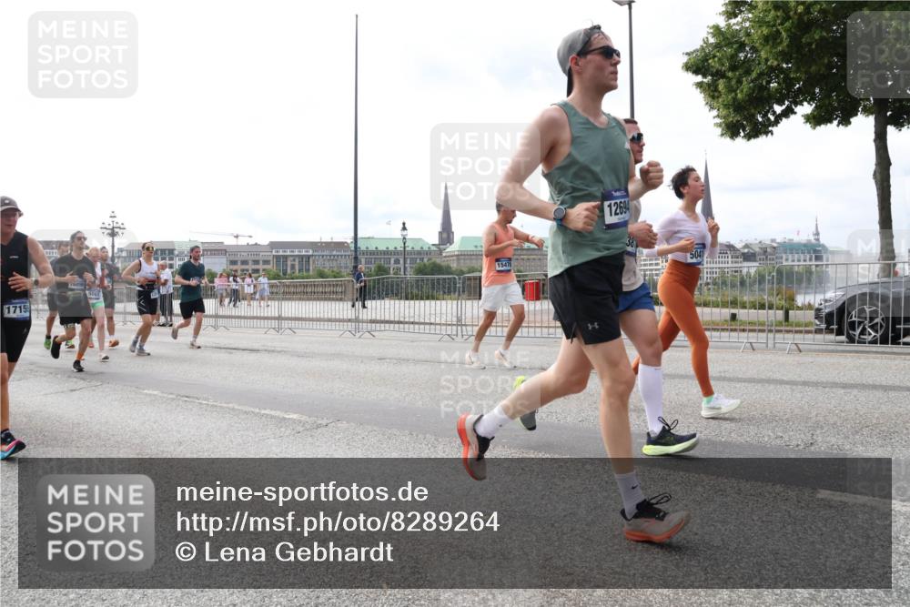 29.06.2025 - hella hamburg halbmarathon Lena Gebhardt http://msf.ph/oto/8289264 29.06.2025 10:21:07 Lombardsbrücke 1715, 16896, 5061, 15470, 12694, 5041, 1028, 1266, 1658, 2053, 2101, 2271, 2325, 2383, 2635, 2815, 2834, 2923, 2945, 2956, 2986, 3122, 3161, 3247, 3453, 3781, 3813, 3817, 4082, 4288, 4350, 5041, 5061, 5373, 5395, 5493, 5767, 6275, 6308, 6608, 6844, 7228, 7375, 7522, 7553, 7608, 8113, 8724, 8726, 8844, 8940, 9005, 9011, 9100, 9108, 9236, 9501, 9981, 10050, 10350, 10585, 10602, 11100, 11145, 11698, 12175, 12694, 12844, 13057, 13508 meine-sportfotos.de