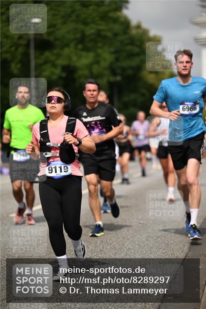 29.06.2025 - hella hamburg halbmarathon Dr. Thomas Lammeyer http://msf.ph/oto/8289297 29.06.2025 10:16:03 Kennedybrücke 1062, 1249, 1790, 1850, 3182, 3248, 3262, 3746, 3837, 4453, 4499, 5176, 6822, 6871, 6966, 7370, 7474, 8206, 8207, 9119, 9253, 9254, 9405 meine-sportfotos.de