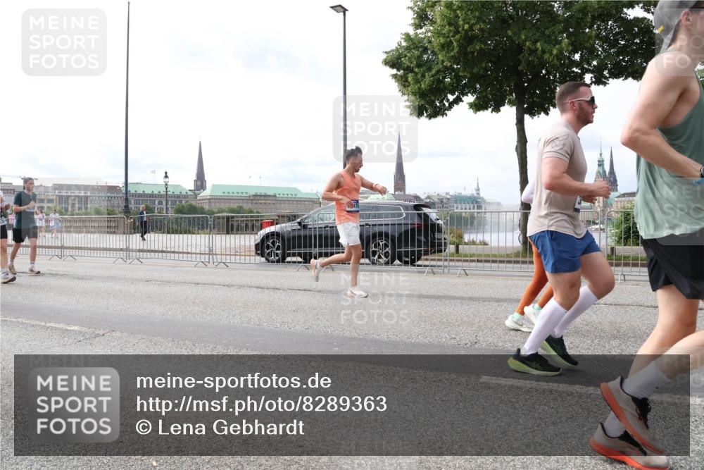 29.06.2025 - hella hamburg halbmarathon Lena Gebhardt http://msf.ph/oto/8289363 29.06.2025 10:21:07 Lombardsbrücke 1028, 1266, 1658, 2053, 2101, 2271, 2325, 2383, 2635, 2815, 2834, 2923, 2945, 2956, 2986, 3122, 3161, 3247, 3453, 3781, 3813, 3817, 4082, 4288, 4350, 5041, 5061, 5373, 5395, 5493, 5767, 6275, 6308, 6608, 6844, 7228, 7375, 7522, 7553, 7608, 8113, 8724, 8726, 8844, 8940, 9005, 9011, 9100, 9108, 9236, 9501, 9981, 10050, 10350, 10585, 10602, 11100, 11145, 11698, 12175, 12694, 12844, 13057, 13508 meine-sportfotos.de