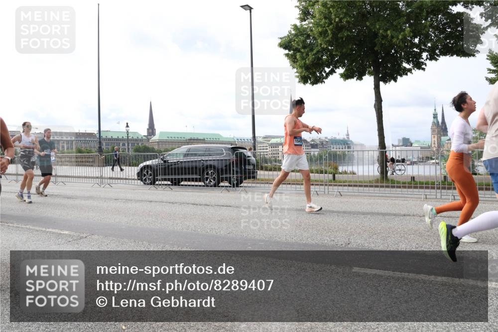29.06.2025 - hella hamburg halbmarathon Lena Gebhardt http://msf.ph/oto/8289407 29.06.2025 10:21:07 Lombardsbrücke 1547, 1028, 1266, 1658, 2053, 2101, 2271, 2325, 2383, 2635, 2815, 2834, 2923, 2945, 2956, 2986, 3122, 3161, 3247, 3453, 3781, 3813, 3817, 4082, 4288, 4350, 5041, 5061, 5373, 5395, 5493, 5767, 6275, 6308, 6608, 6844, 7228, 7375, 7522, 7553, 7608, 8113, 8724, 8726, 8844, 8940, 9005, 9011, 9100, 9108, 9236, 9501, 9981, 10050, 10350, 10585, 10602, 11100, 11145, 11698, 12175, 12694, 12844, 13057, 13508 meine-sportfotos.de