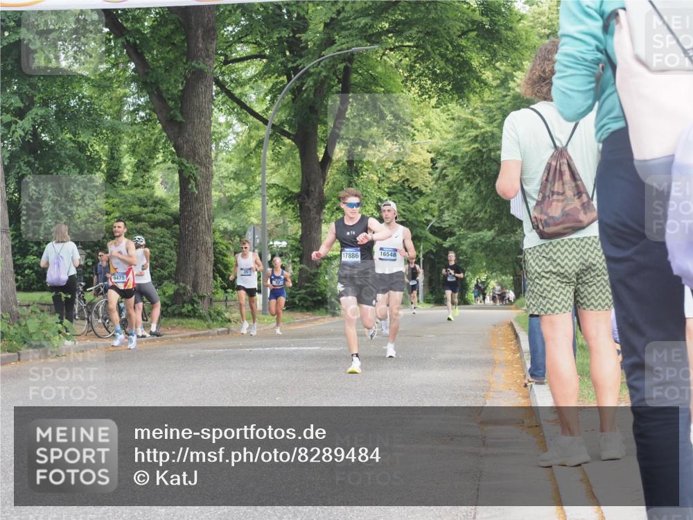 29.06.2025 - hella hamburg halbmarathon KatJ http://msf.ph/oto/8289484 29.06.2025 10:12:34 Zwischen KM18-KM19  meine-sportfotos.de