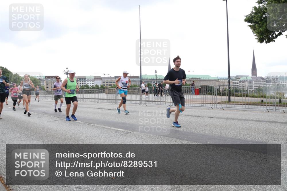 29.06.2025 - hella hamburg halbmarathon Lena Gebhardt http://msf.ph/oto/8289531 29.06.2025 10:46:40 Lombardsbrücke 1073, 1286, 1363, 1371, 1375, 1429, 1465, 1532, 1608, 1720, 1837, 1999, 2162, 2211, 2320, 2500, 2697, 2981, 3277, 3406, 3407, 3469, 3734, 3823, 4119, 4202, 4296, 4342, 4355, 4448, 4604, 5697, 5700, 5854, 5953, 6068, 6124, 6161, 6740, 7303, 7364, 7368, 7374, 7412, 7767, 7827, 7960, 7983, 8047, 8477, 8486, 8551, 8553, 8700, 9129, 9337, 9691, 10153, 10230, 11361, 11910, 12298, 12333, 12507, 12522, 13969, 14261, 15852, 16882, 16987 meine-sportfotos.de