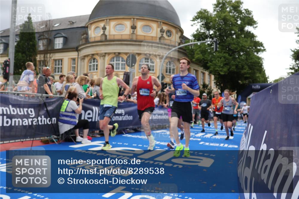 29.06.2025 - hella hamburg halbmarathon Strokosch-Dieckow http://msf.ph/oto/8289538 29.06.2025 10:49:28 Ziel 1342, 1476, 2516, 2592, 2596, 2878, 2889, 5705, 8437, 8689, 8813, 9038, 9649, 11339, 11340, 11679, 11779, 12094, 12670, 13233, 13269, 14562, 14838, 15392, 15784, 15857, 15894, 15966, 16114, 16592, 16738, 16891, 17001, 18476, 18887, 18960 meine-sportfotos.de