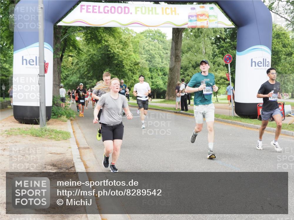 29.06.2025 - hella hamburg halbmarathon MichiJ http://msf.ph/oto/8289542 29.06.2025 10:33:23 Zwischen KM18-KM19 2590, 4270, 4854, 4997, 7709, 9159, 10741, 12643, 15651 meine-sportfotos.de
