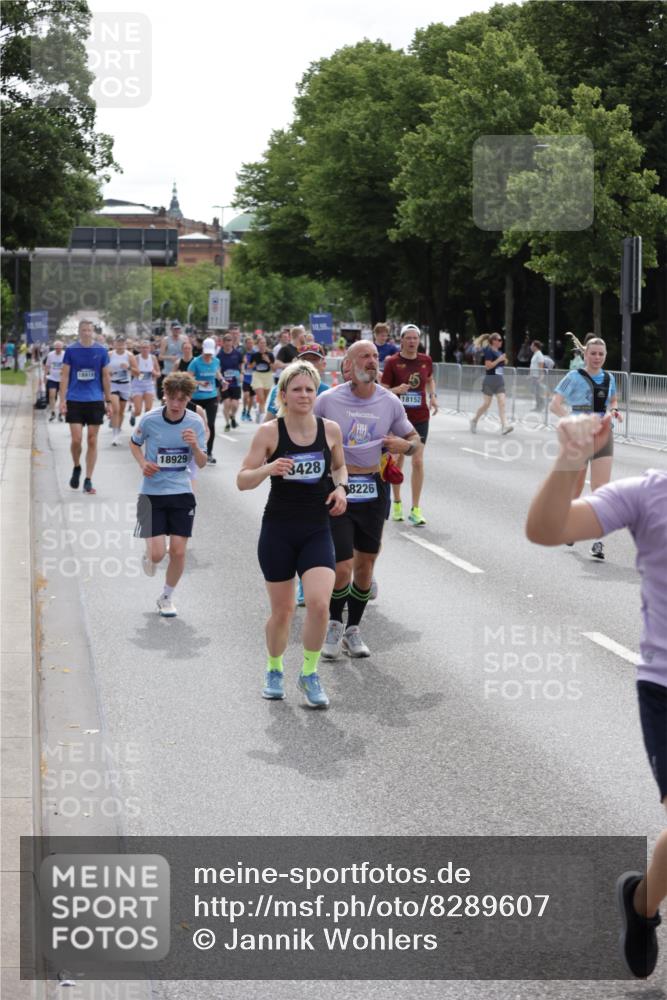29.06.2025 - hella hamburg halbmarathon Jannik Wohlers http://msf.ph/oto/8289607 29.06.2025 10:36:08 Lombardsbrücke 1224, 2124, 3398, 3428, 4442, 5012, 5427, 5540, 5573, 5747, 5919, 6190, 6667, 7632, 8498, 8530, 8945, 9115, 9117, 9229, 9918, 10024, 10112, 10336, 10984, 11541, 11637, 12493, 13092, 13265, 13266, 13445, 13903, 14296, 15077, 15234, 15568, 15707, 15805, 16228, 16239, 16977, 17156, 17807, 18152, 18174, 18226, 18488, 18644, 18646, 18918, 18929 meine-sportfotos.de