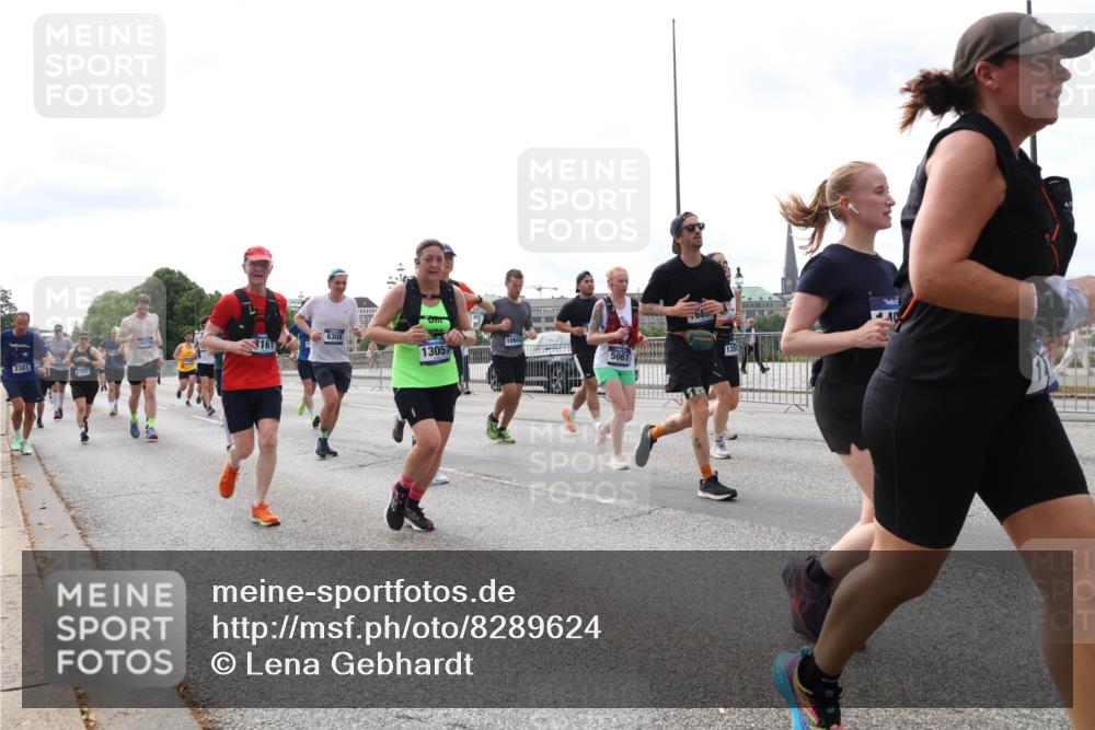 29.06.2025 - hella hamburg halbmarathon Lena Gebhardt http://msf.ph/oto/8289624 29.06.2025 10:21:08 Lombardsbrücke 2383, 6767, 15736, 6308, 316, 13057, 5061, 66, 1028, 1266, 1658, 2101, 2271, 2325, 2383, 2635, 2815, 2834, 2923, 2945, 2956, 2986, 3122, 3161, 3247, 3453, 3781, 3813, 3817, 4082, 4288, 4350, 5041, 5061, 5373, 5395, 5493, 5767, 6275, 6308, 6608, 6844, 7228, 7375, 7522, 7553, 7608, 8095, 8113, 8724, 8726, 8844, 8940, 9005, 9011, 9100, 9108, 9236, 9501, 9981, 10050, 10350, 10585, 10602, 11100, 11145, 11698, 12175, 12694, 12844, 13057, 13508 meine-sportfotos.de