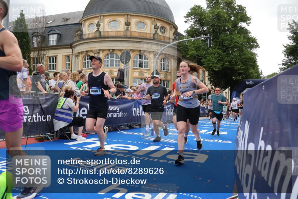29.06.2025 - hella hamburg halbmarathon Strokosch-Dieckow http://msf.ph/oto/8289626 29.06.2025 10:49:29 Ziel 1342, 1476, 2516, 2592, 2596, 2878, 2889, 5705, 8437, 8689, 8813, 9038, 9649, 11339, 11340, 11679, 11779, 11977, 12094, 12670, 13233, 13269, 14562, 14838, 15392, 15784, 15857, 15894, 15966, 16114, 16592, 16738, 16891, 17001, 18476, 18887, 18960 meine-sportfotos.de