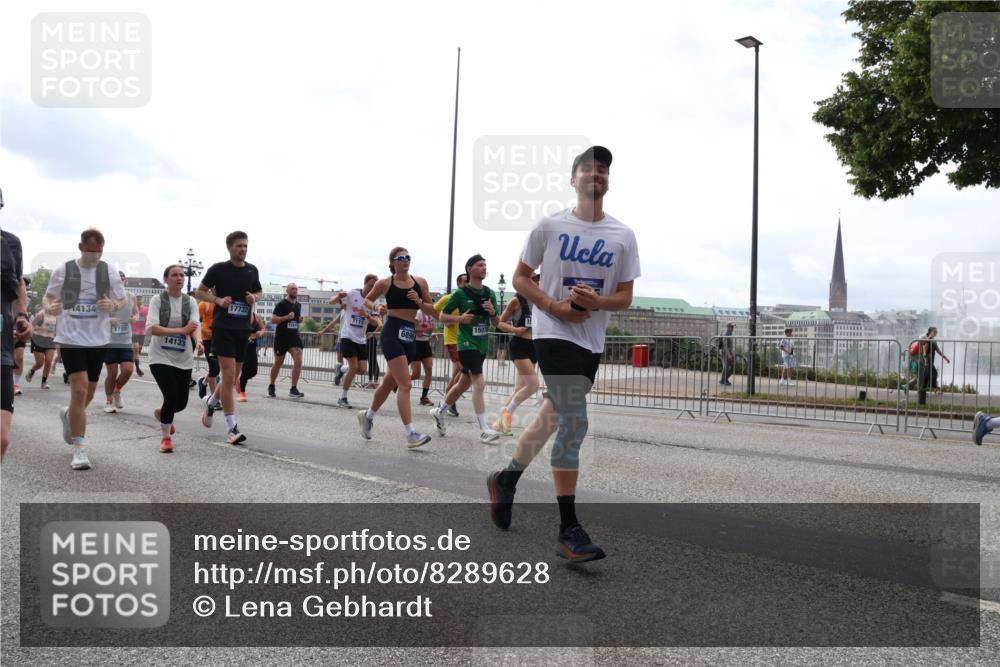 29.06.2025 - hella hamburg halbmarathon Lena Gebhardt http://msf.ph/oto/8289628 29.06.2025 10:36:14 Lombardsbrücke 4134, 1780, 14133, 17732, 6896, 18, 1507, 1008, 1010, 1036, 1102, 1108, 1183, 1224, 1775, 1780, 1835, 2124, 2352, 2520, 2811, 2827, 2870, 3398, 3401, 3404, 3428, 3598, 3699, 3741, 3877, 3990, 4245, 4326, 4413, 4442, 4798, 4937, 5012, 5246, 5427, 5540, 5573, 5666, 5747, 5809, 5919, 6021, 6092, 6093, 6184, 6190, 6417, 6667, 6845, 6896, 7086, 7111, 7140, 7275, 7304, 7575, 7576, 7632, 8333, 8356, 8498, 8530, 8581, 8945, 8947, 9115, 9117, 9229, 9432, 12408 meine-sportfotos.de