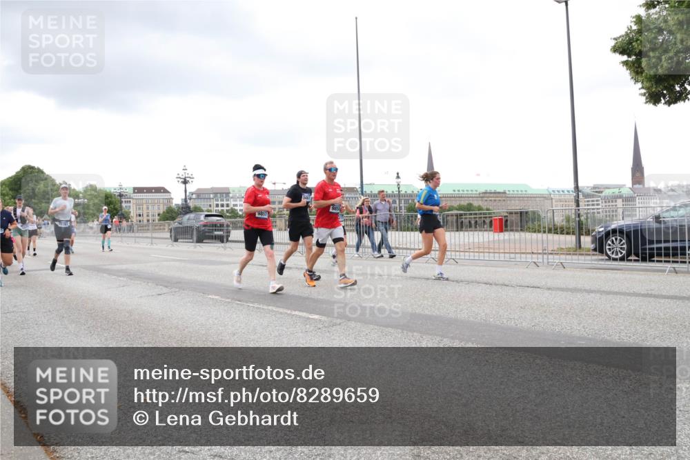 29.06.2025 - hella hamburg halbmarathon Lena Gebhardt http://msf.ph/oto/8289659 29.06.2025 10:55:39 Lombardsbrücke 16267, 9857, 5487, 985, 1616, 1873, 1917, 3101, 3115, 3157, 3244, 3577, 4039, 4265, 4470, 4628, 4896, 5040, 5220, 5222, 5483, 5487, 5575, 6055, 6056, 6113, 6257, 6594, 7219, 7548, 7680, 7766, 7969, 8110, 8403, 8519, 8527, 8532, 8533, 8626, 8648, 9548, 9614, 9618, 9857, 9858, 9861, 9865, 9956, 10094, 10436, 10438, 10449, 10458, 10559, 10593, 10885, 11109, 11903, 11962, 11963, 12695, 12902, 13098, 13230, 14727, 15152, 15160, 16385 meine-sportfotos.de