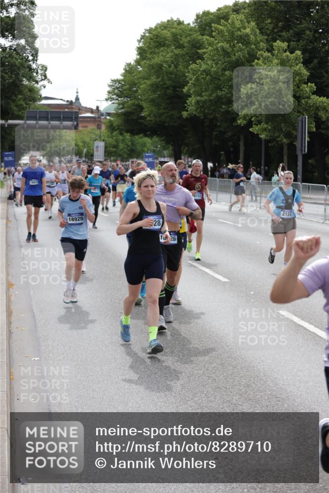 29.06.2025 - hella hamburg halbmarathon Jannik Wohlers http://msf.ph/oto/8289710 29.06.2025 10:36:08 Lombardsbrücke 1224, 2124, 3398, 3428, 4442, 5012, 5427, 5540, 5573, 5747, 5919, 6190, 6667, 7632, 8498, 8530, 8945, 9115, 9117, 9229, 9918, 10024, 10112, 10336, 10984, 11541, 11637, 12493, 13092, 13265, 13266, 13445, 13903, 14296, 15077, 15234, 15568, 15707, 15805, 16228, 16239, 16977, 17156, 17807, 18152, 18174, 18226, 18488, 18644, 18646, 18918, 18929 meine-sportfotos.de