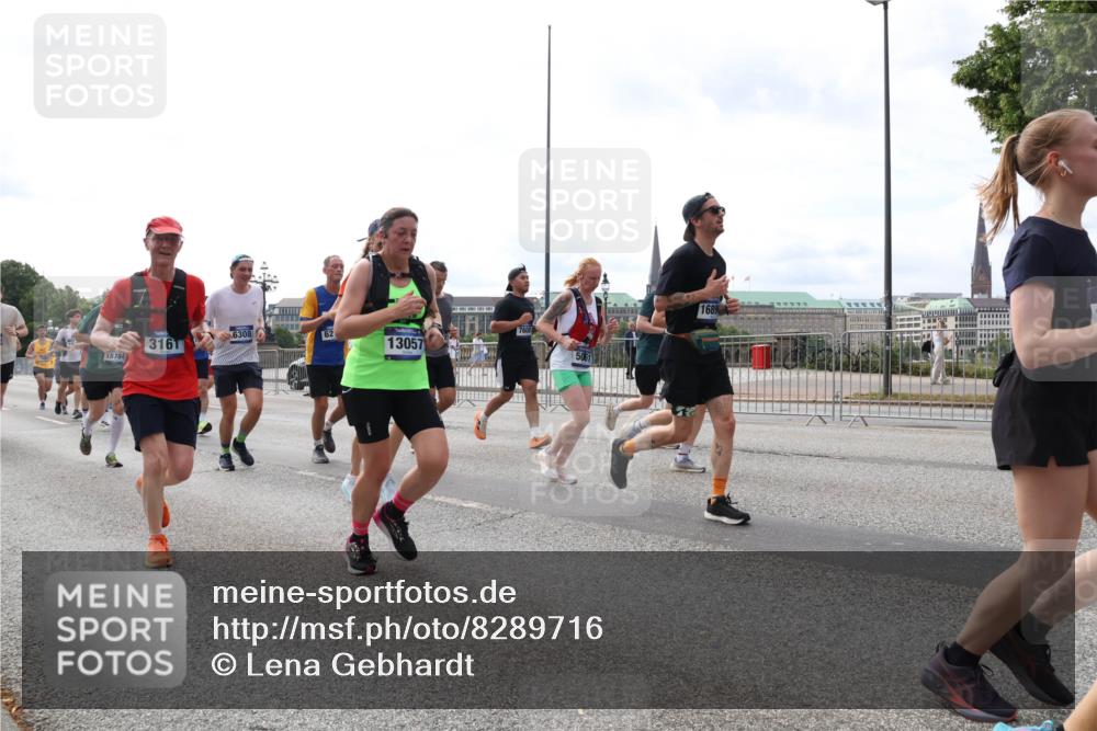 29.06.2025 - hella hamburg halbmarathon Lena Gebhardt http://msf.ph/oto/8289716 29.06.2025 10:21:09 Lombardsbrücke 18784, 3161, 6308, 13057, 7608, 1689, 1028, 1266, 1658, 2101, 2271, 2325, 2383, 2635, 2815, 2834, 2923, 2945, 2956, 2986, 3122, 3161, 3247, 3453, 3781, 3813, 3817, 4082, 4288, 4350, 5041, 5061, 5373, 5395, 5493, 5767, 6275, 6308, 6608, 6844, 7228, 7375, 7522, 7553, 7608, 7781, 8095, 8113, 8724, 8726, 8844, 8940, 9005, 9011, 9100, 9108, 9236, 9501, 9624, 9981, 10050, 10350, 10585, 10602, 11145, 11698, 12175, 12694, 12844, 13057, 13508 meine-sportfotos.de