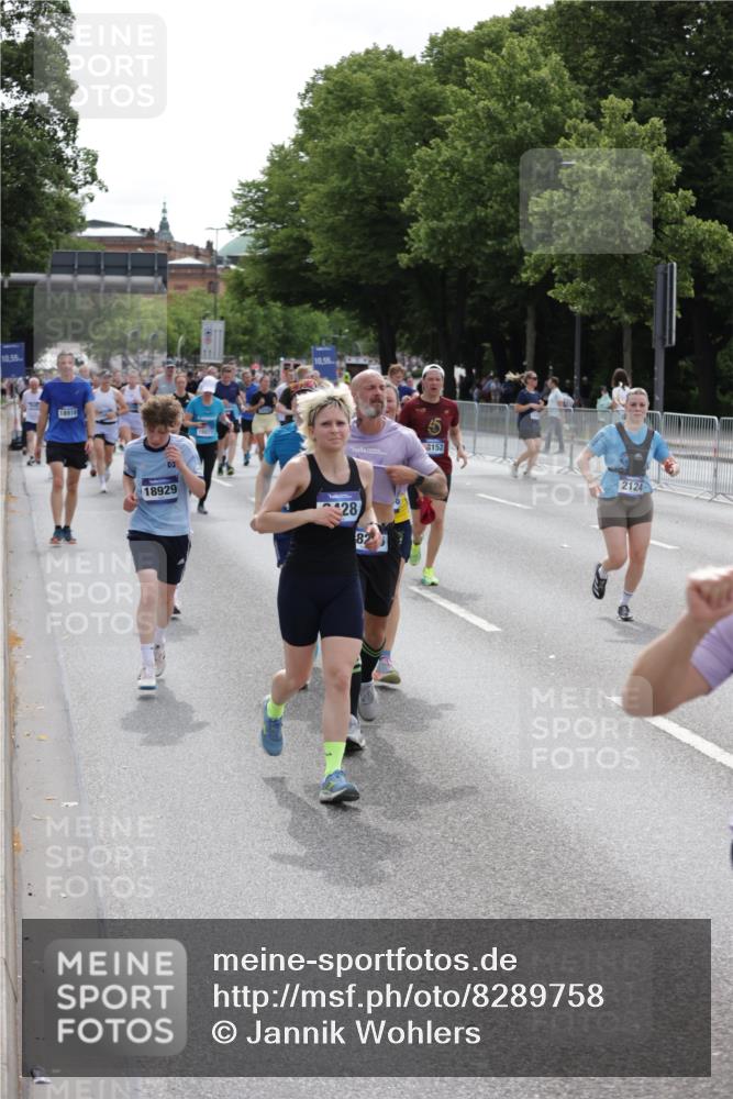 29.06.2025 - hella hamburg halbmarathon Jannik Wohlers http://msf.ph/oto/8289758 29.06.2025 10:36:08 Lombardsbrücke 1224, 2124, 3398, 3428, 4442, 5012, 5427, 5540, 5573, 5747, 5919, 6190, 6667, 7632, 8498, 8530, 8945, 9115, 9117, 9229, 9918, 10024, 10112, 10336, 10984, 11541, 11637, 12493, 13092, 13265, 13266, 13445, 13903, 14296, 15077, 15234, 15568, 15707, 15805, 16228, 16239, 16977, 17156, 17807, 18152, 18174, 18226, 18488, 18644, 18646, 18918, 18929 meine-sportfotos.de