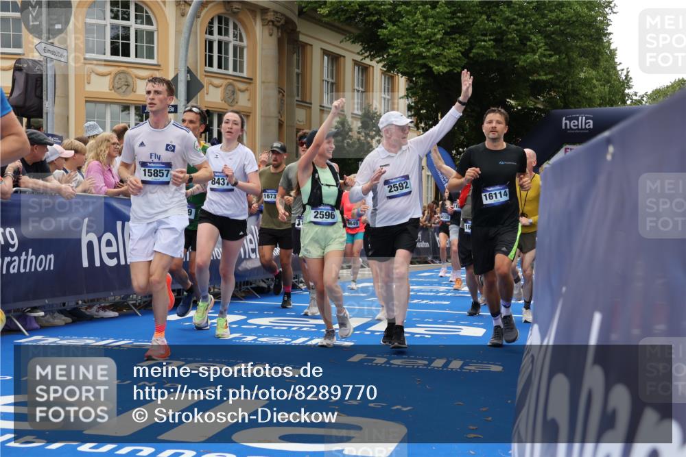29.06.2025 - hella hamburg halbmarathon Strokosch-Dieckow http://msf.ph/oto/8289770 29.06.2025 10:49:33 Ziel 1476, 2504, 2516, 2592, 2596, 2706, 2878, 2889, 2937, 5705, 5978, 6115, 8437, 8689, 8813, 9038, 9463, 9649, 11339, 11340, 11679, 11977, 12094, 13233, 13269, 14562, 15392, 15857, 16114, 16592, 16738, 16843, 16891, 17001, 18058, 18451, 18476, 18887, 18960 meine-sportfotos.de