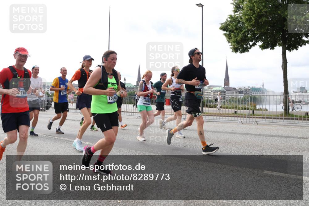 29.06.2025 - hella hamburg halbmarathon Lena Gebhardt http://msf.ph/oto/8289773 29.06.2025 10:21:09 Lombardsbrücke 161, 6275, 13057, 5061, 689, 162, 1028, 1266, 1658, 2101, 2271, 2325, 2383, 2635, 2815, 2834, 2923, 2945, 2956, 2986, 3122, 3161, 3247, 3453, 3781, 3813, 3817, 4082, 4288, 4350, 5041, 5061, 5373, 5395, 5493, 5767, 6275, 6308, 6608, 6844, 7228, 7375, 7522, 7553, 7608, 7781, 8095, 8113, 8724, 8726, 8844, 8940, 9005, 9011, 9100, 9108, 9236, 9501, 9624, 9981, 10050, 10350, 10585, 10602, 11145, 11698, 12175, 12694, 12844, 13057, 13508 meine-sportfotos.de