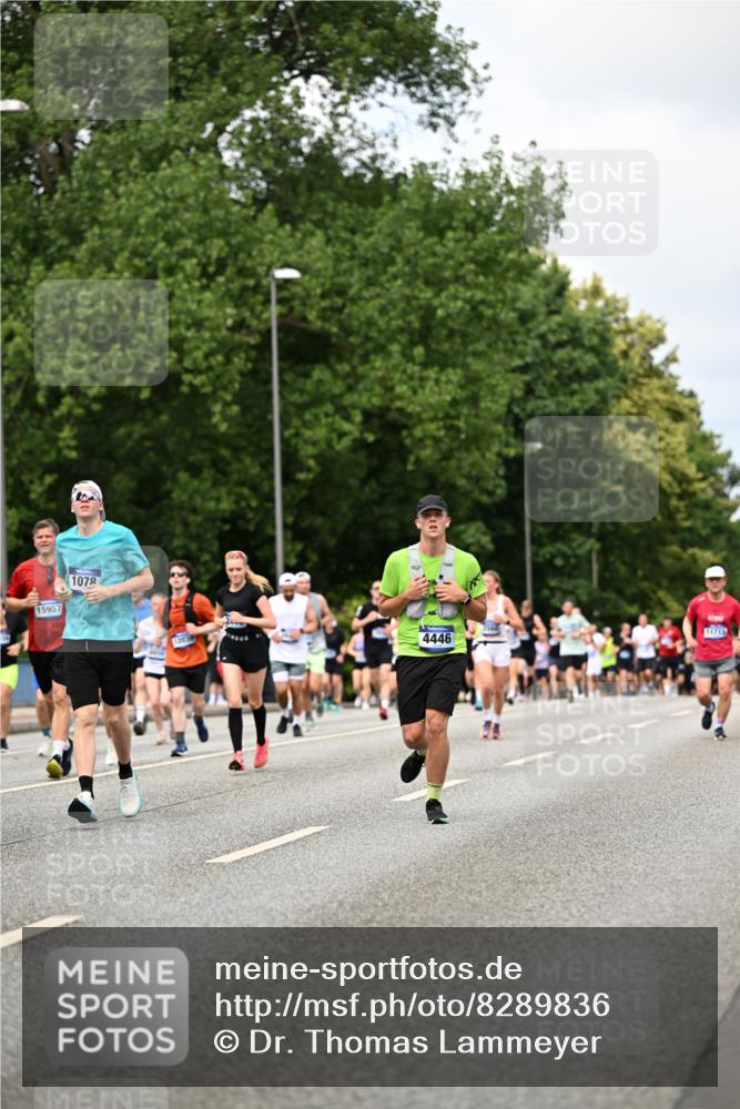 29.06.2025 - hella hamburg halbmarathon Dr. Thomas Lammeyer http://msf.ph/oto/8289836 29.06.2025 10:37:18 Kennedybrücke 1078, 1199, 1324, 1373, 1732, 1879, 2059, 2085, 2384, 2838, 3221, 3341, 3422, 3560, 3653, 3871, 4030, 4096, 4164, 4446, 4555, 5156, 5581, 5917, 6773, 6861, 7705, 7750, 8175, 8595, 8839, 8993, 9034, 9289, 9471, 9750, 9768, 9780, 10770 meine-sportfotos.de