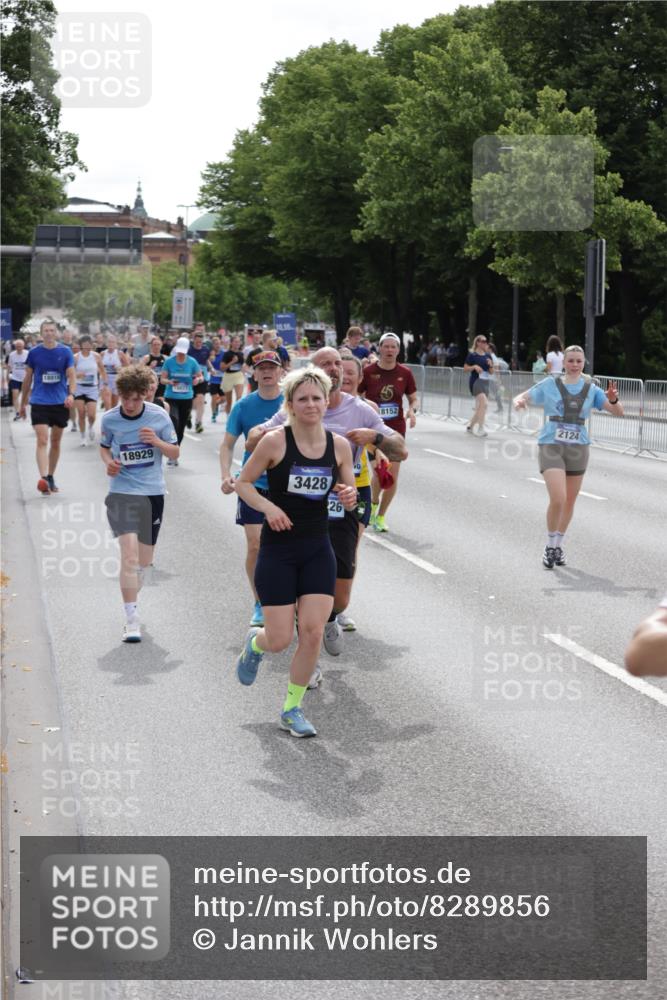 29.06.2025 - hella hamburg halbmarathon Jannik Wohlers http://msf.ph/oto/8289856 29.06.2025 10:36:08 Lombardsbrücke 1224, 2124, 3398, 3428, 4442, 5012, 5427, 5540, 5573, 5747, 5919, 6190, 6667, 7632, 8498, 8530, 8945, 9115, 9117, 9229, 9918, 10024, 10112, 10336, 10984, 11541, 11637, 12493, 13092, 13265, 13266, 13445, 13903, 14296, 15077, 15234, 15568, 15707, 15805, 16228, 16239, 16977, 17156, 17807, 18152, 18174, 18226, 18488, 18644, 18646, 18918, 18929 meine-sportfotos.de
