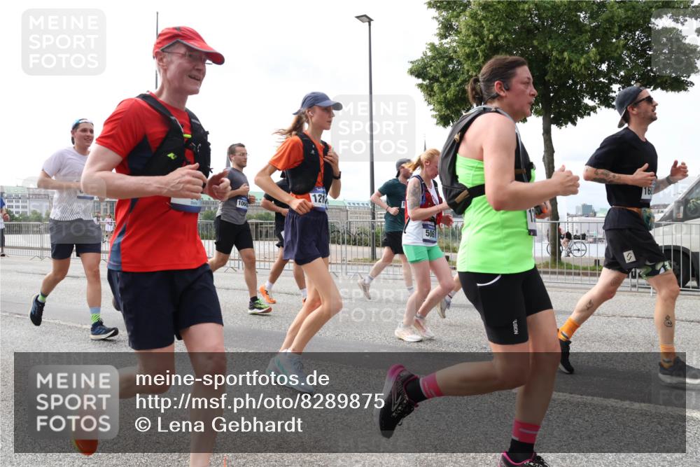 29.06.2025 - hella hamburg halbmarathon Lena Gebhardt http://msf.ph/oto/8289875 29.06.2025 10:21:10 Lombardsbrücke 106, 12, 506, 168, 1028, 1266, 1658, 2101, 2271, 2325, 2383, 2635, 2815, 2923, 2945, 2956, 2986, 3122, 3161, 3247, 3453, 3813, 3817, 4082, 4350, 5041, 5061, 5373, 5395, 5493, 5767, 6275, 6308, 6608, 6844, 7228, 7375, 7522, 7553, 7608, 7781, 8095, 8113, 8724, 8726, 8844, 8940, 9005, 9011, 9100, 9108, 9236, 9501, 9624, 9981, 10050, 10350, 10585, 10602, 11145, 11698, 12175, 12694, 12844, 13057, 13508 meine-sportfotos.de
