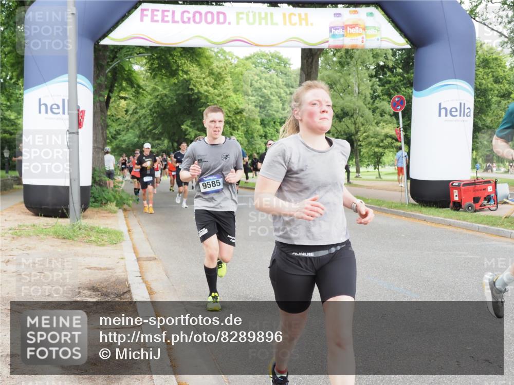 29.06.2025 - hella hamburg halbmarathon MichiJ http://msf.ph/oto/8289896 29.06.2025 10:33:24 Zwischen KM18-KM19 1424, 1569, 2590, 4270, 4854, 4997, 7709, 9159, 9585, 12643, 15651 meine-sportfotos.de