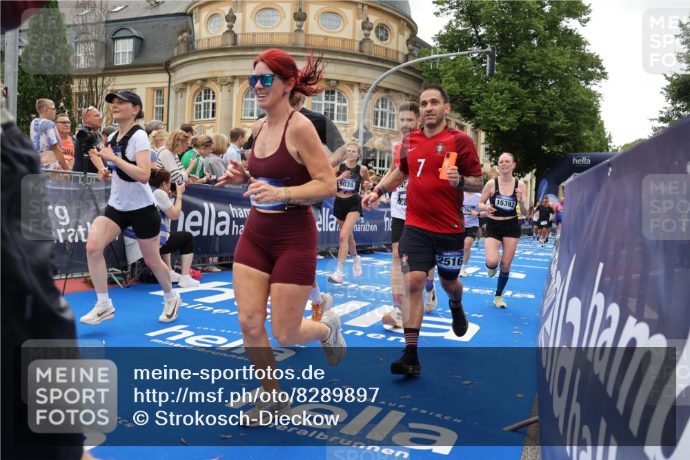 29.06.2025 - hella hamburg halbmarathon Strokosch-Dieckow http://msf.ph/oto/8289897 29.06.2025 10:49:36 Ziel 2504, 2516, 2592, 2596, 2706, 2889, 2937, 3060, 3543, 5705, 5894, 5978, 6115, 7332, 8437, 8689, 9038, 9463, 9619, 9649, 11340, 11679, 11977, 12094, 13233, 14562, 15392, 15857, 16114, 16592, 16738, 16843, 16877, 17001, 17282, 18058, 18451, 18926 meine-sportfotos.de