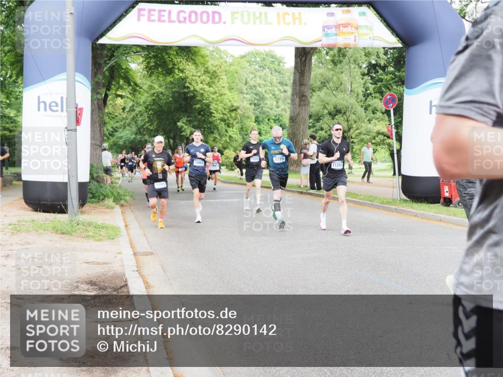 29.06.2025 - hella hamburg halbmarathon MichiJ http://msf.ph/oto/8290142 29.06.2025 10:33:26 Zwischen KM18-KM19 1424, 1569, 2590, 3785, 4270, 4997, 7709, 9159, 9585, 11291, 12643, 15651 meine-sportfotos.de