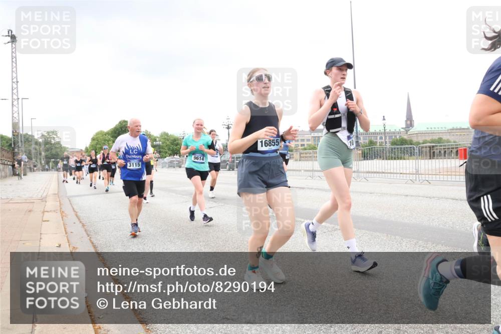 29.06.2025 - hella hamburg halbmarathon Lena Gebhardt http://msf.ph/oto/8290194 29.06.2025 10:55:44 Lombardsbrücke 3115, 16855, 9614, 1616, 1873, 1917, 2793, 3101, 3115, 3157, 3244, 3268, 3577, 4265, 4470, 4473, 4628, 4896, 5040, 5220, 5222, 5306, 5483, 5487, 5575, 5994, 6055, 6056, 6113, 6257, 6594, 7516, 7548, 7680, 7969, 8110, 8527, 8532, 8533, 8626, 8648, 9548, 9614, 9618, 9857, 9858, 9861, 9865, 9956, 10094, 10436, 10438, 10449, 10559, 10593, 10640, 10885, 11109, 11903, 11962, 11963, 12695, 12902, 13230, 14727, 15152, 16385 meine-sportfotos.de