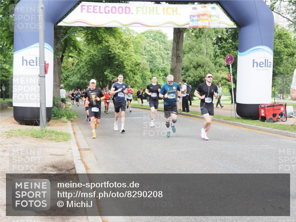 29.06.2025 - hella hamburg halbmarathon MichiJ http://msf.ph/oto/8290208 29.06.2025 10:33:26 Zwischen KM18-KM19 1424, 1569, 2590, 3785, 4270, 4997, 7709, 9159, 9585, 11291, 12643, 15651 meine-sportfotos.de