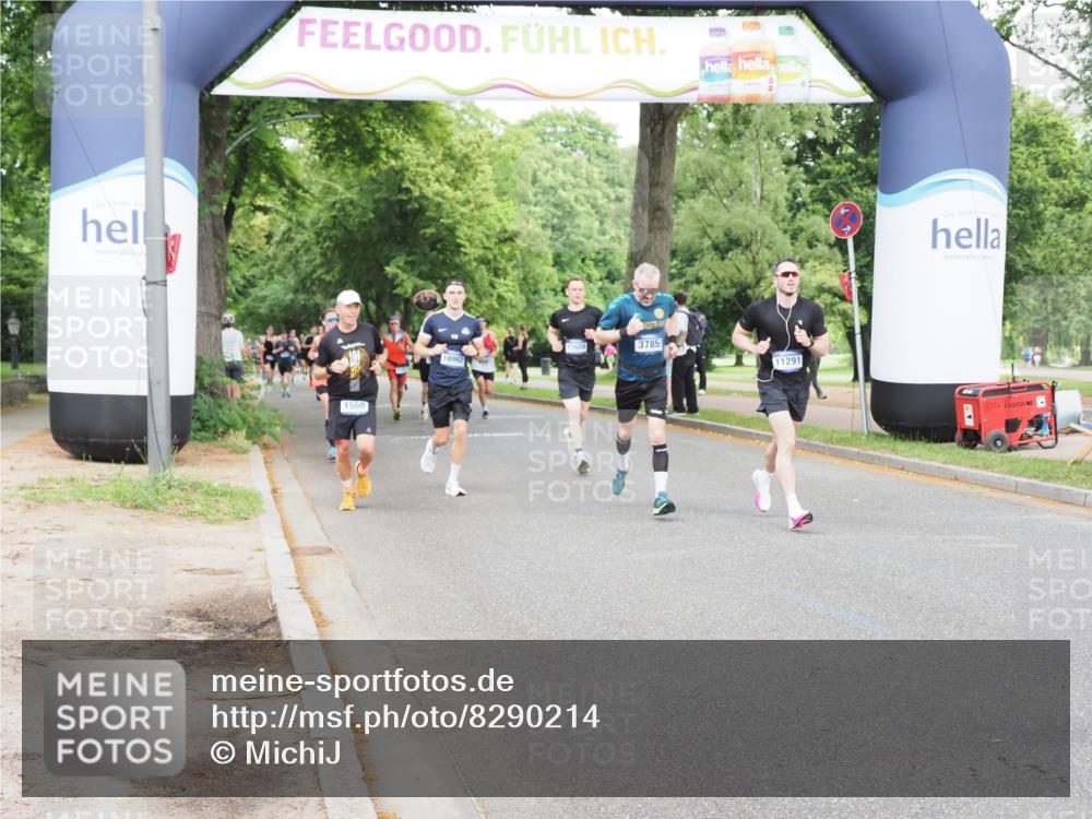 29.06.2025 - hella hamburg halbmarathon MichiJ http://msf.ph/oto/8290214 29.06.2025 10:33:26 Zwischen KM18-KM19 1424, 1569, 2590, 3785, 4270, 4997, 7709, 9159, 9585, 11291, 12643, 15651 meine-sportfotos.de