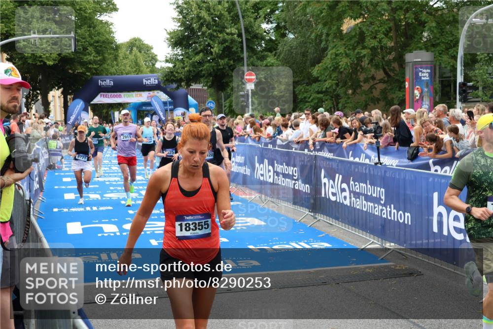 29.06.2025 - hella hamburg halbmarathon Zöllner http://msf.ph/oto/8290253 29.06.2025 11:03:46 Ziel 1316, 1420, 1881, 2911, 3625, 8721, 11657, 13901, 14677, 15516, 16420, 17071, 18359 meine-sportfotos.de